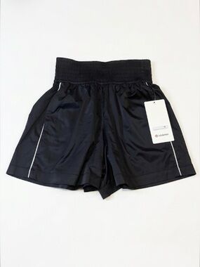 Lululemon Stretch Satin Nylon Super-High-Rise Short 5" in black Size XS